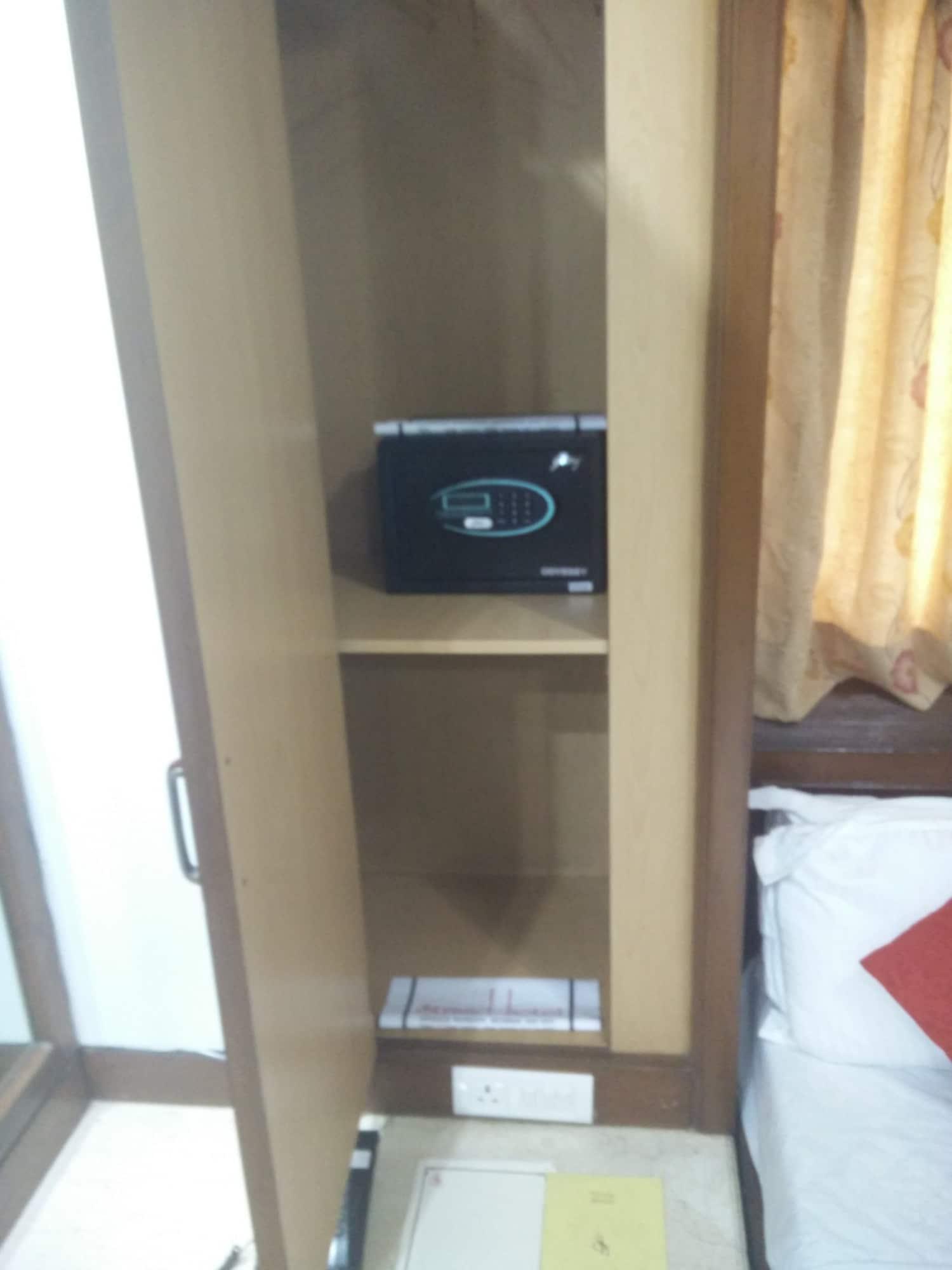 Strand Hotel, Colaba Мумбаи Экстерьер фото