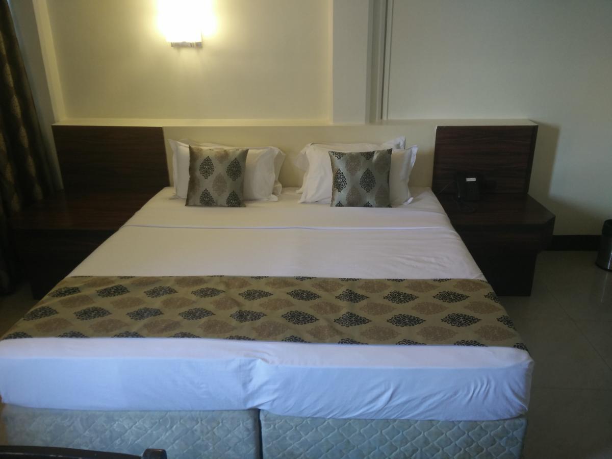 Strand Hotel, Colaba Мумбаи Экстерьер фото