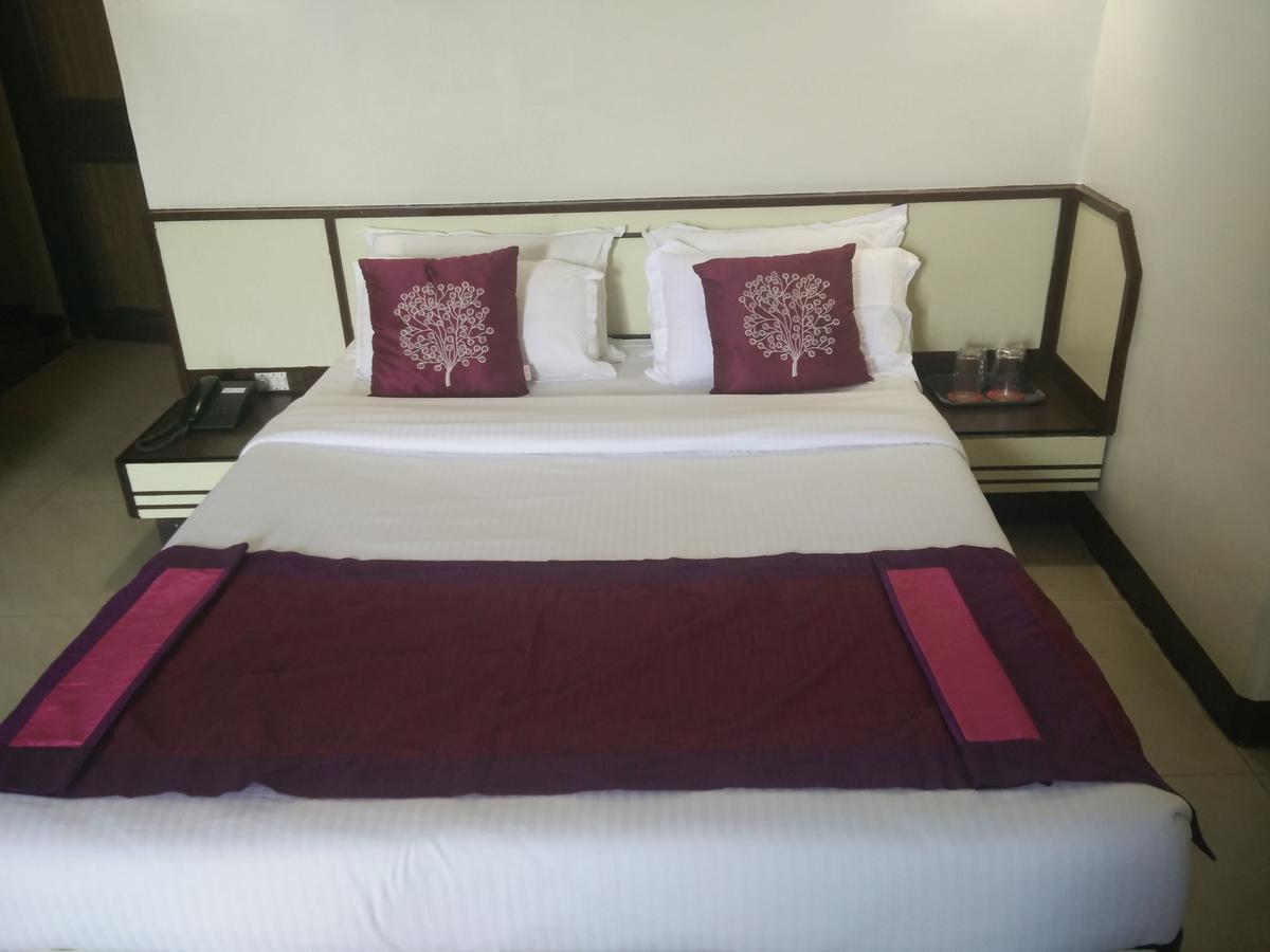 Strand Hotel, Colaba Мумбаи Экстерьер фото