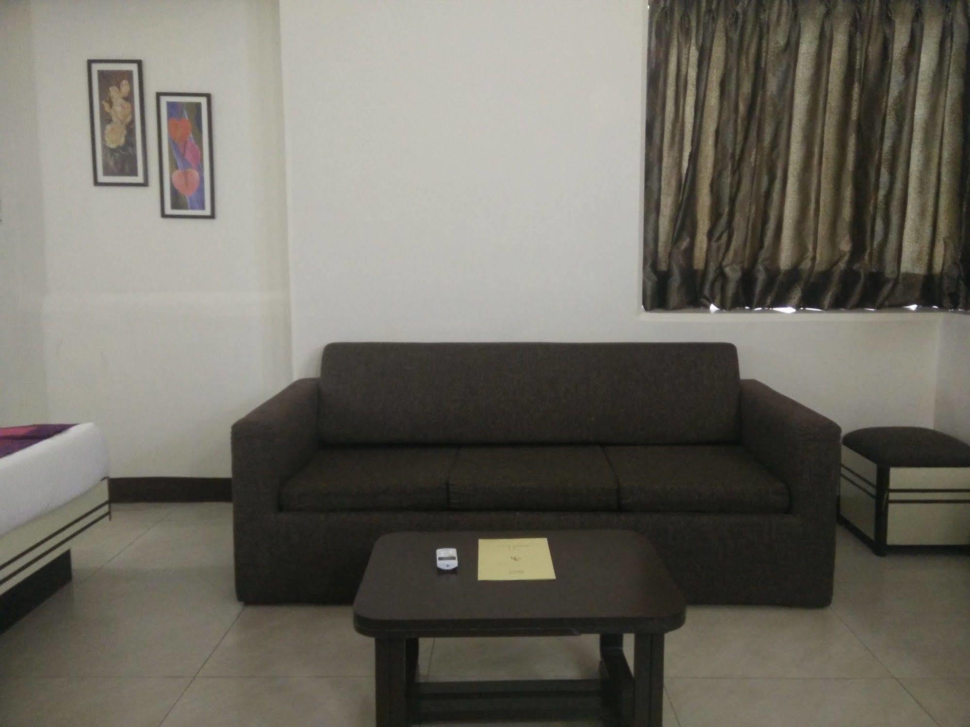 Strand Hotel, Colaba Мумбаи Экстерьер фото